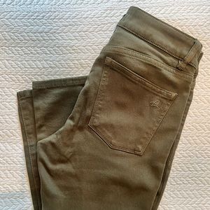 DL1961. Florence cropped. Instasculpt. Olive. Sz 25.